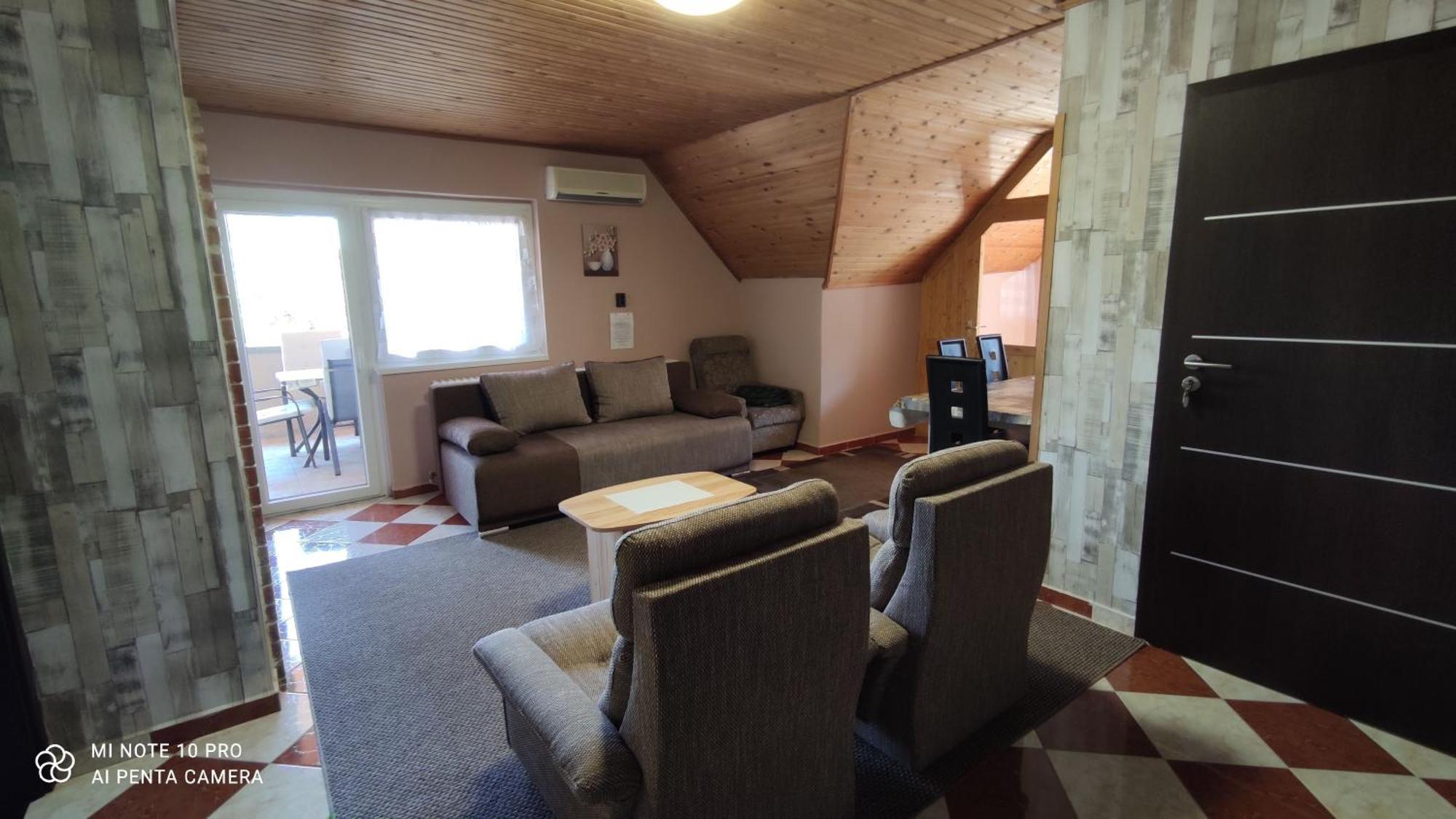 Apartman Aniko Vendeghaz 하르카니 외부 사진