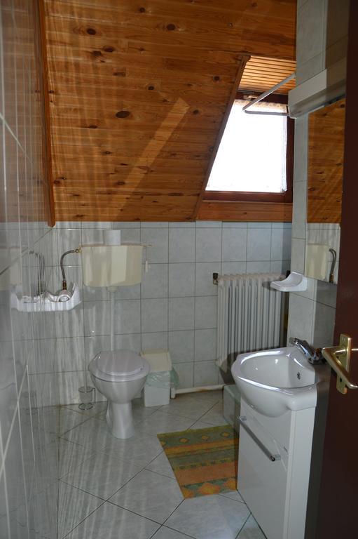 Apartman Aniko Vendeghaz 하르카니 외부 사진